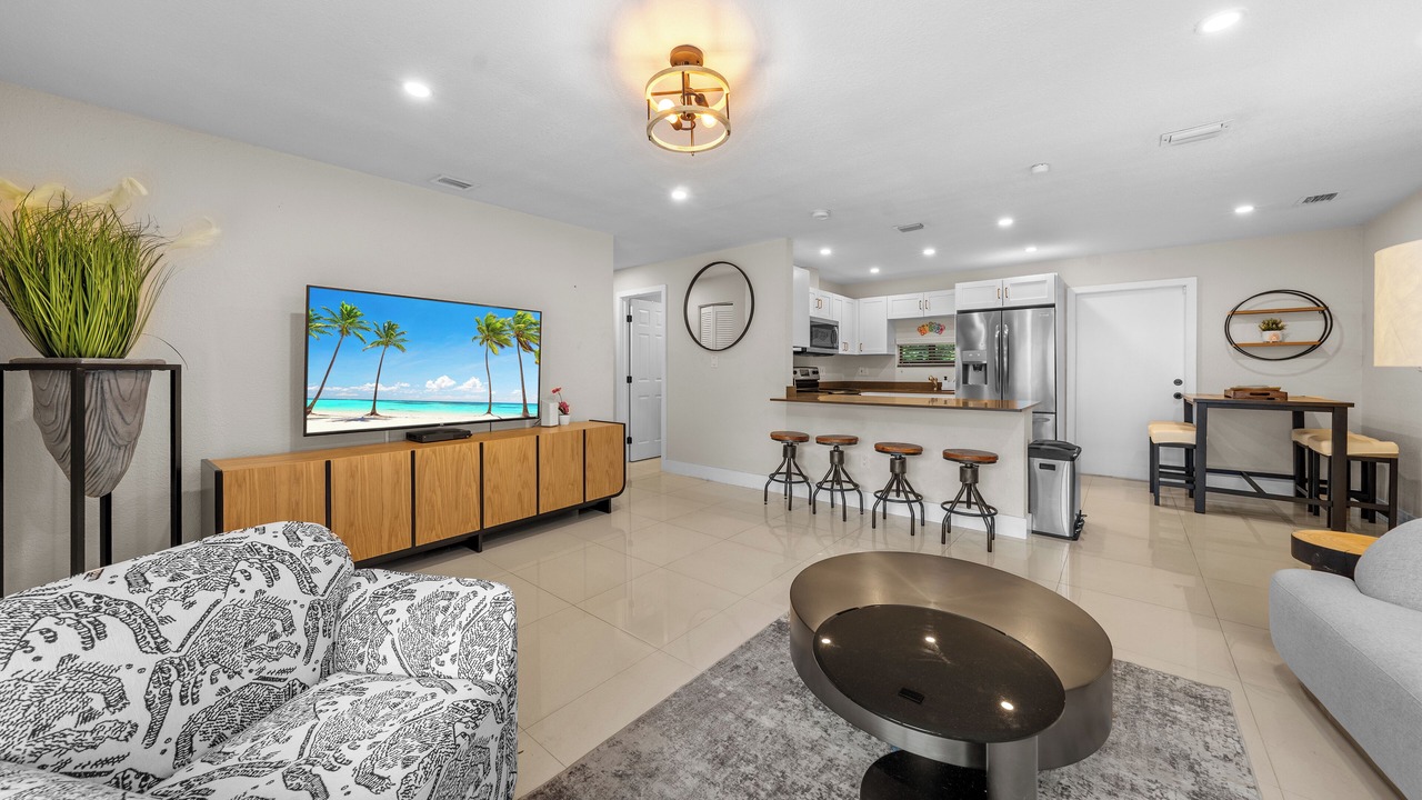 Photo of Livingroom in West Little River