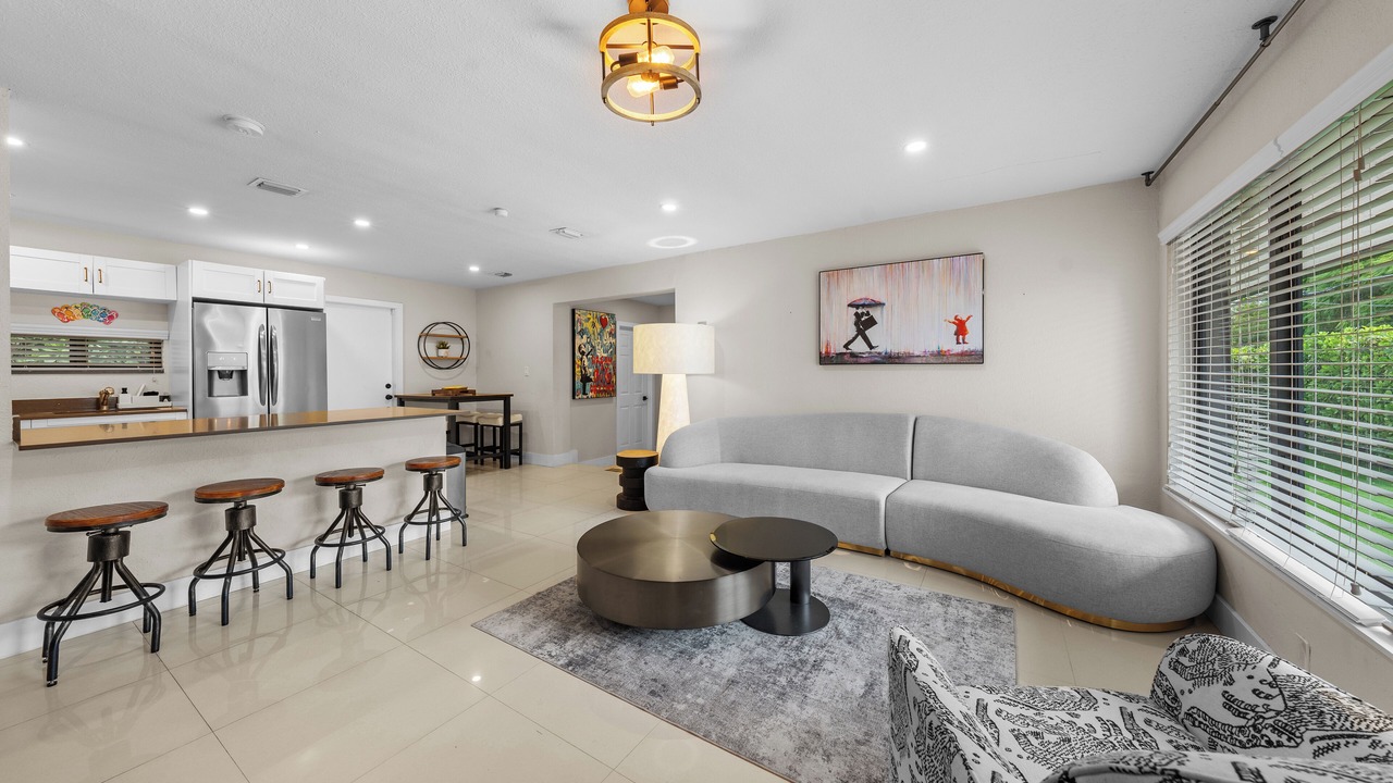 Photo of Livingroom in West Little River