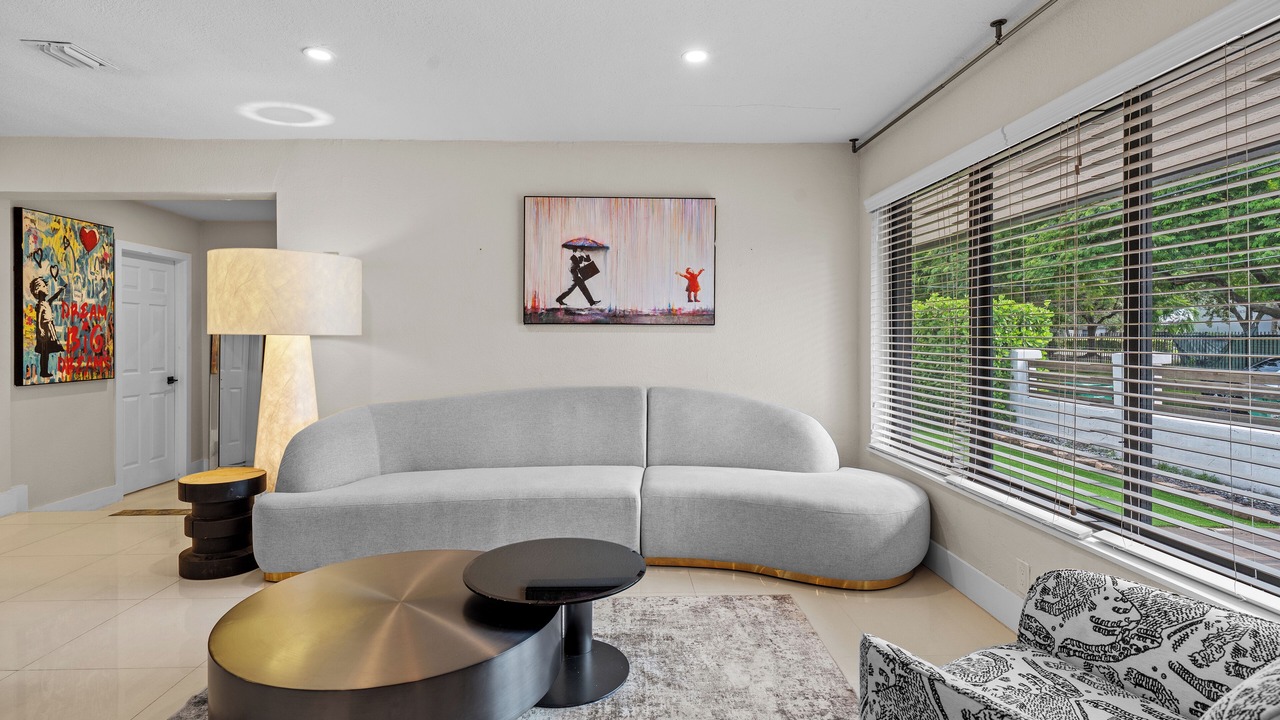 Photo of Livingroom in West Little River