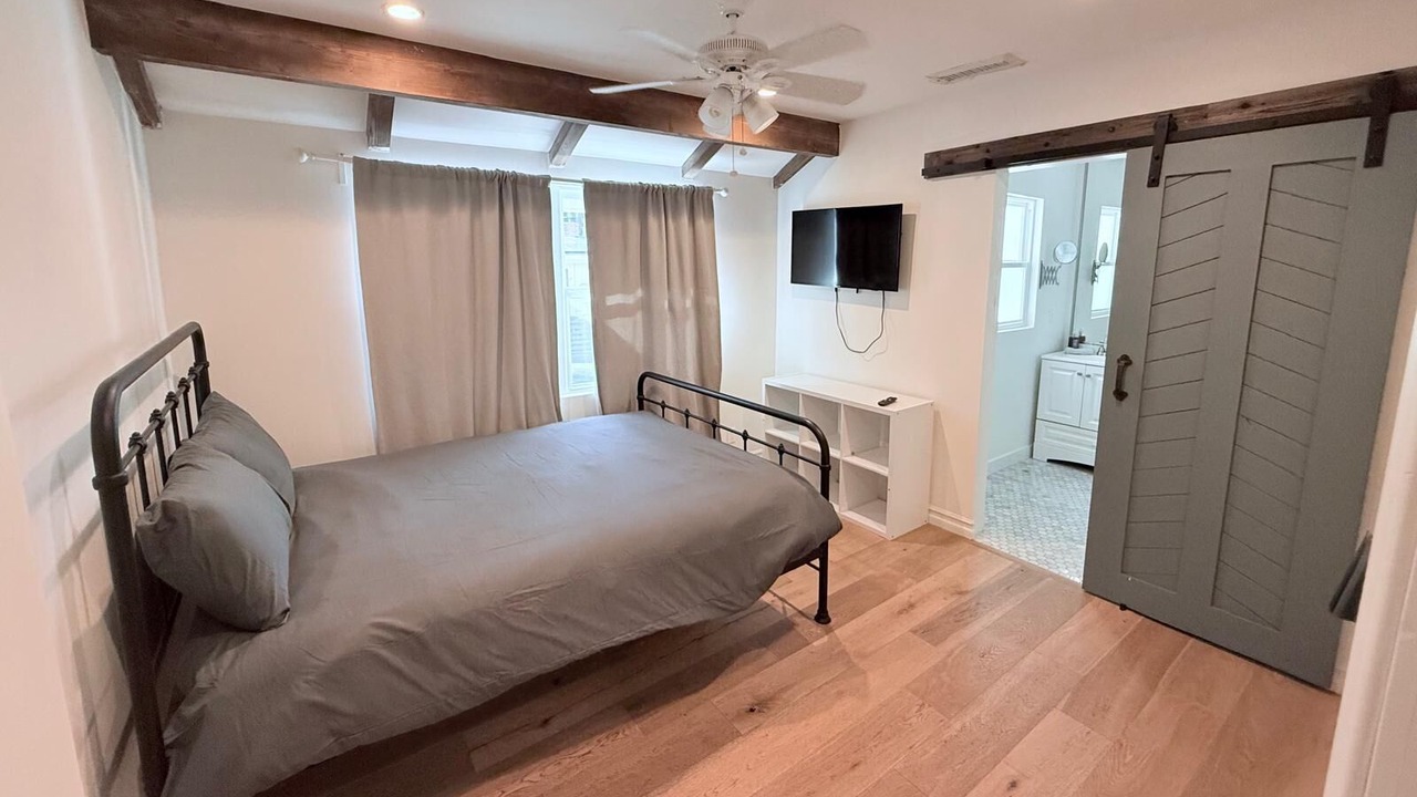 Photo of Bedroom in Woodland Hills