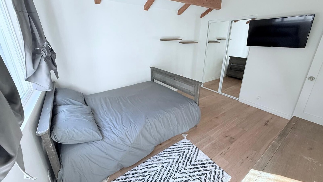 Photo of Bedroom in Woodland Hills