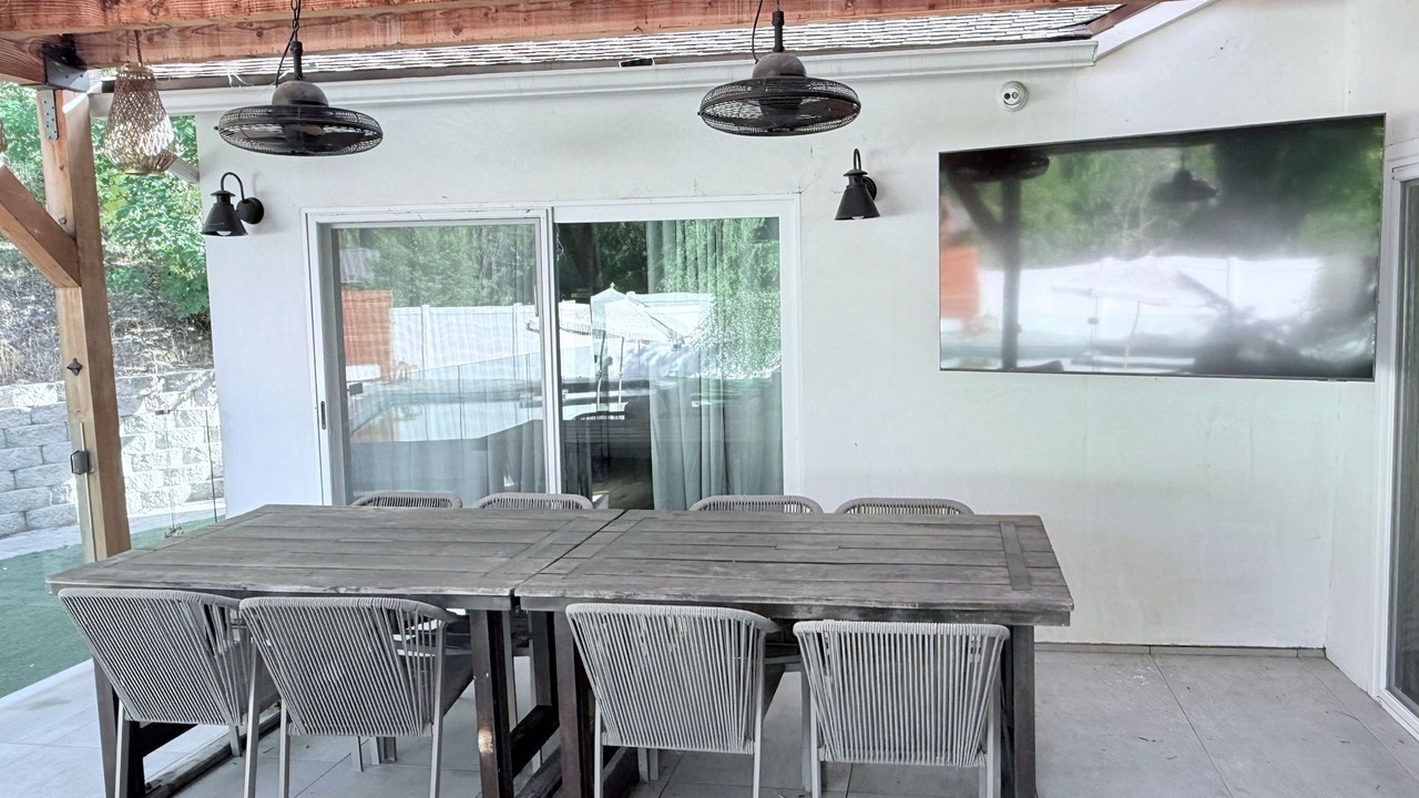 Photo of Outdoor in Woodland Hills