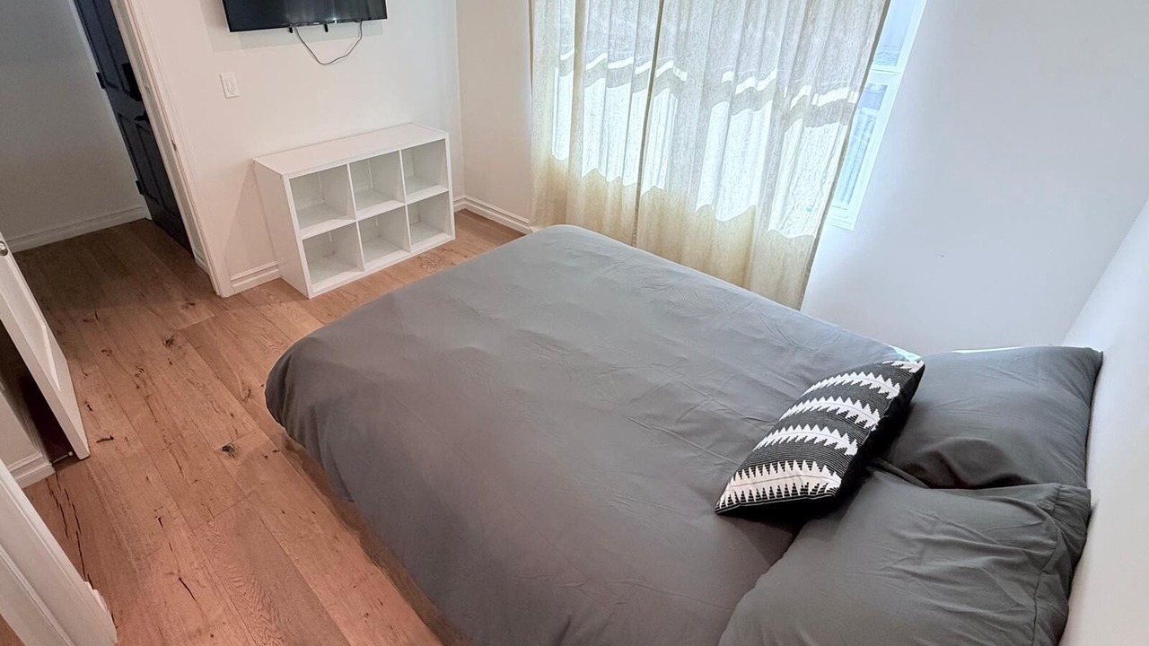 Photo of Bedroom in Woodland Hills