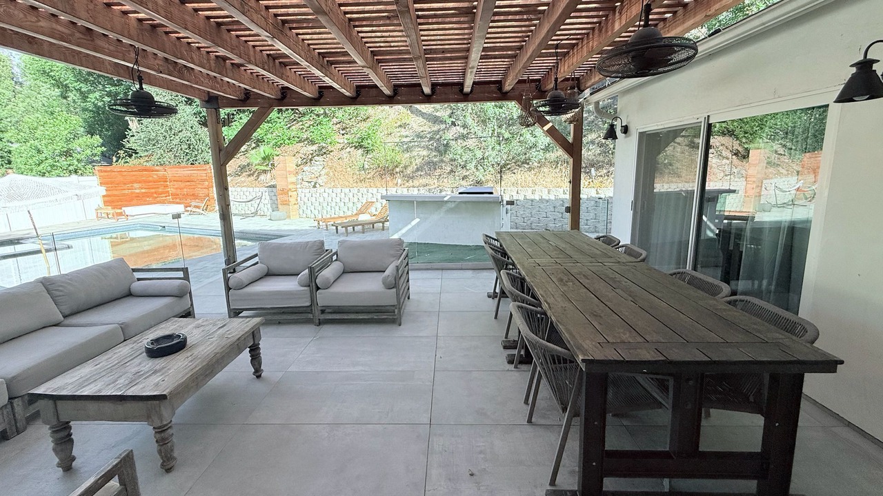 Photo of Outdoor in Woodland Hills