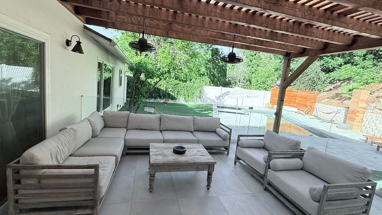 Photo of Patio Balcony in Woodland Hills