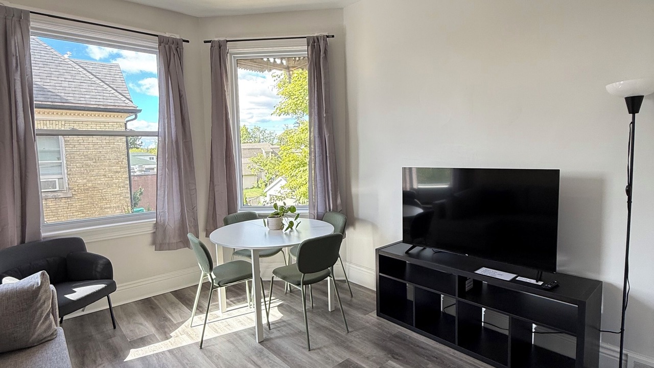 Photo of Livingroom in Strathroy