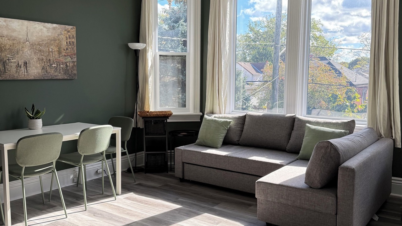 Photo of Livingroom in Strathroy