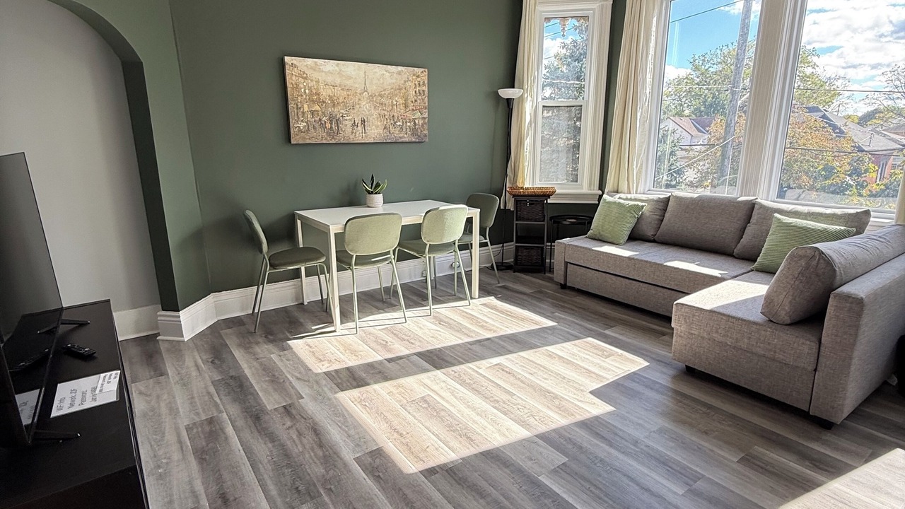 Photo of Livingroom in Strathroy