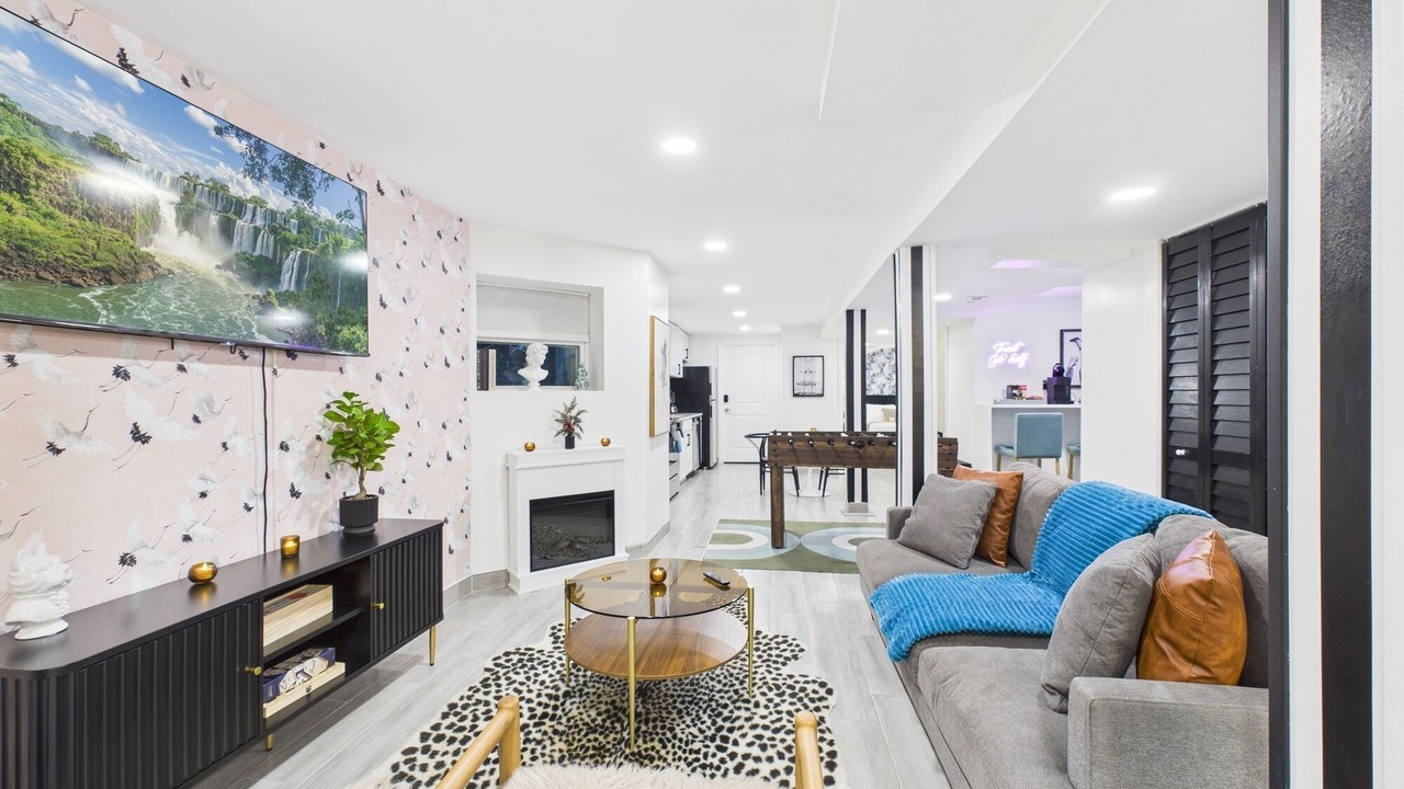 Photo of Livingroom in Wrigleyville