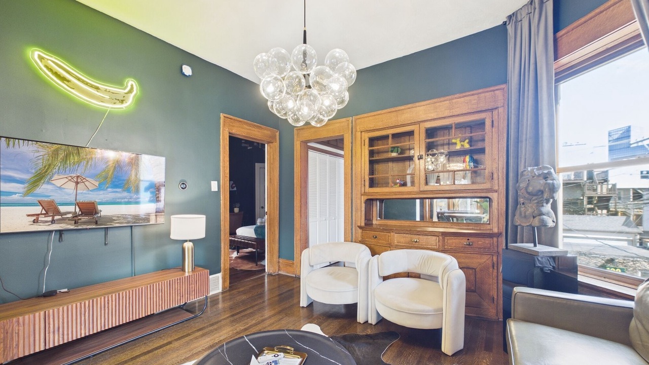 Photo of Livingroom in Wrigleyville