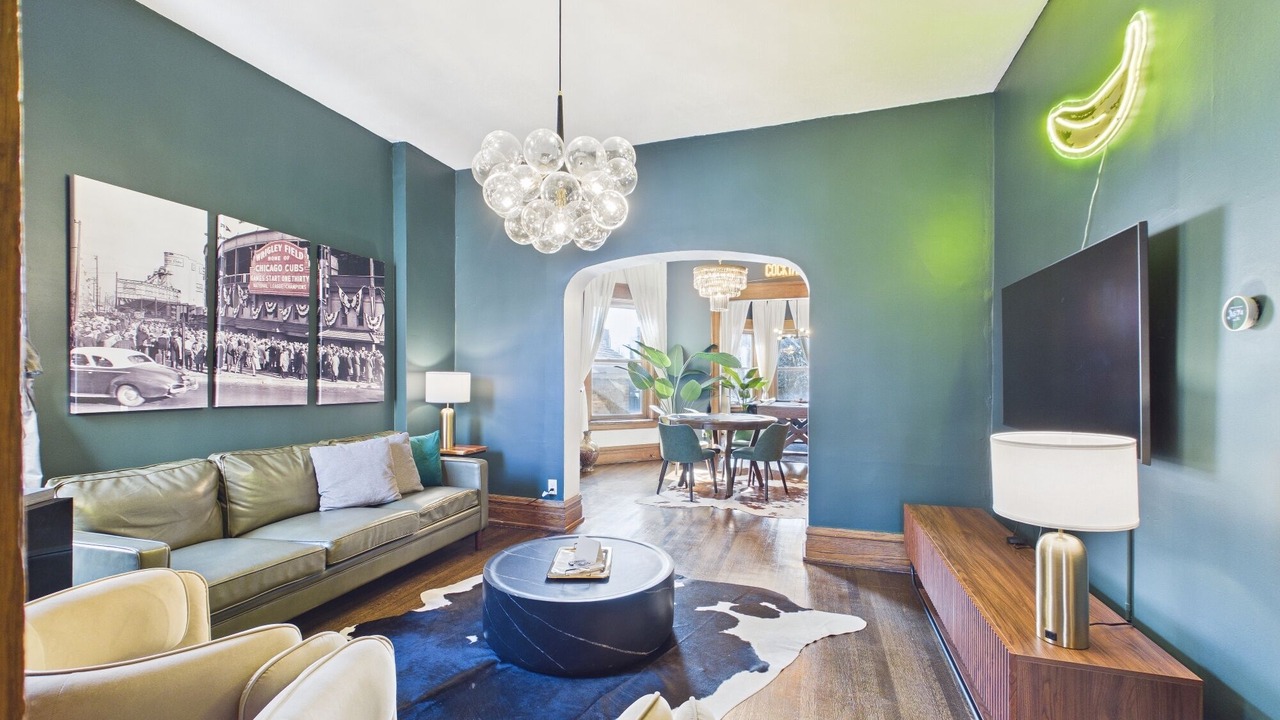 Photo of Livingroom in Wrigleyville