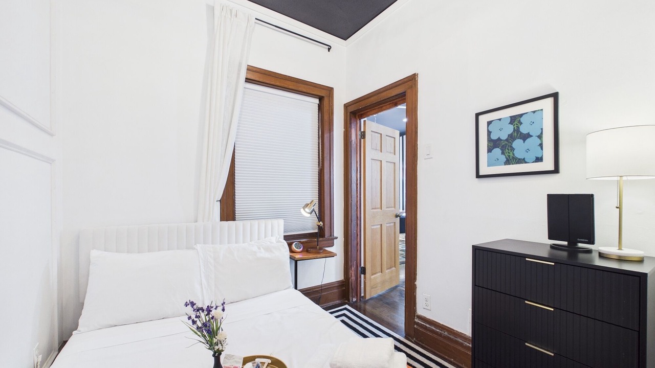 Photo of Bedroom in Wrigleyville
