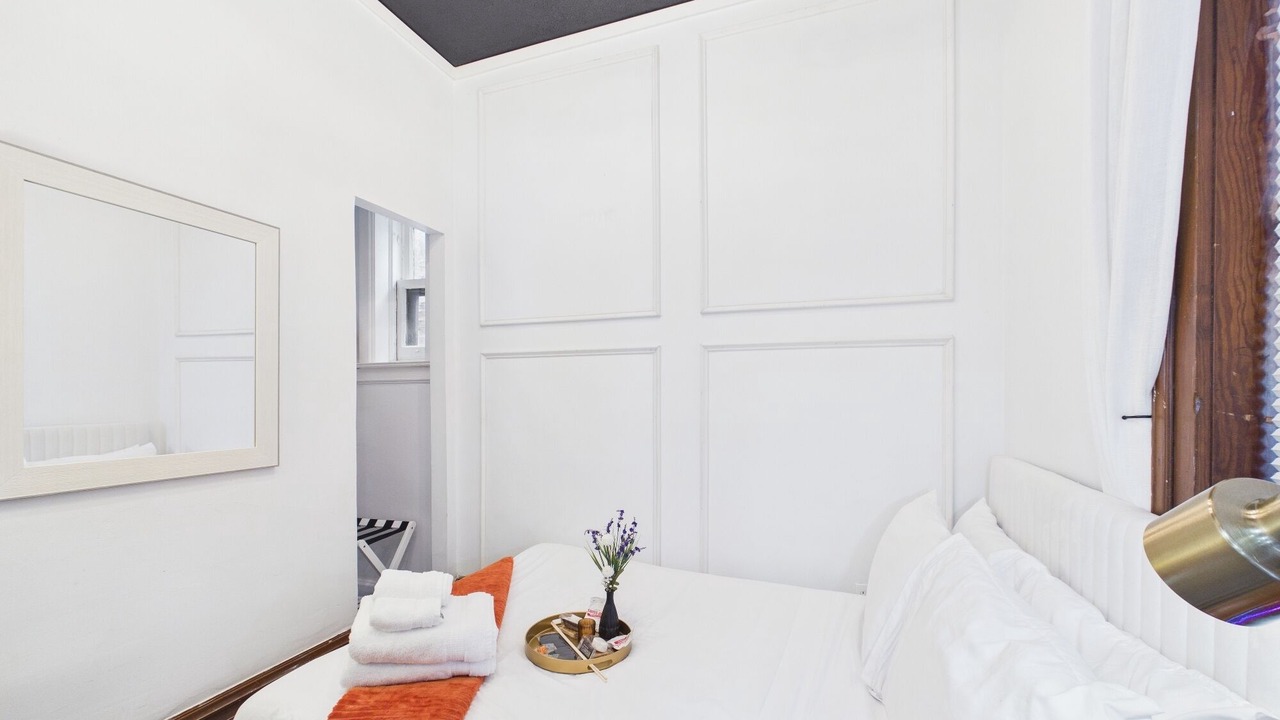 Photo of Bedroom in Wrigleyville