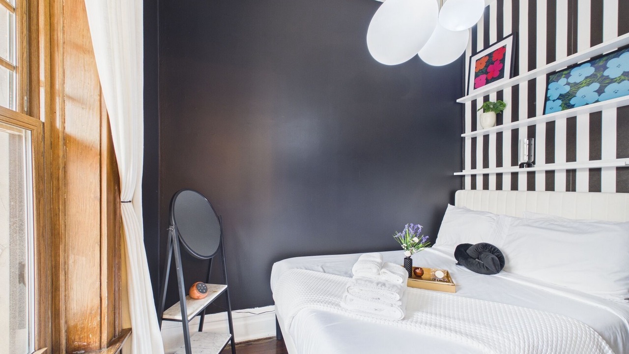 Photo of Bedroom in Wrigleyville