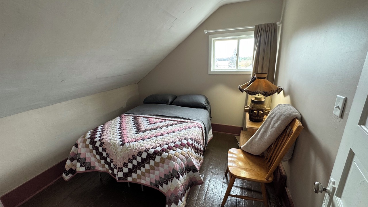 Photo of Bedroom in Ashland