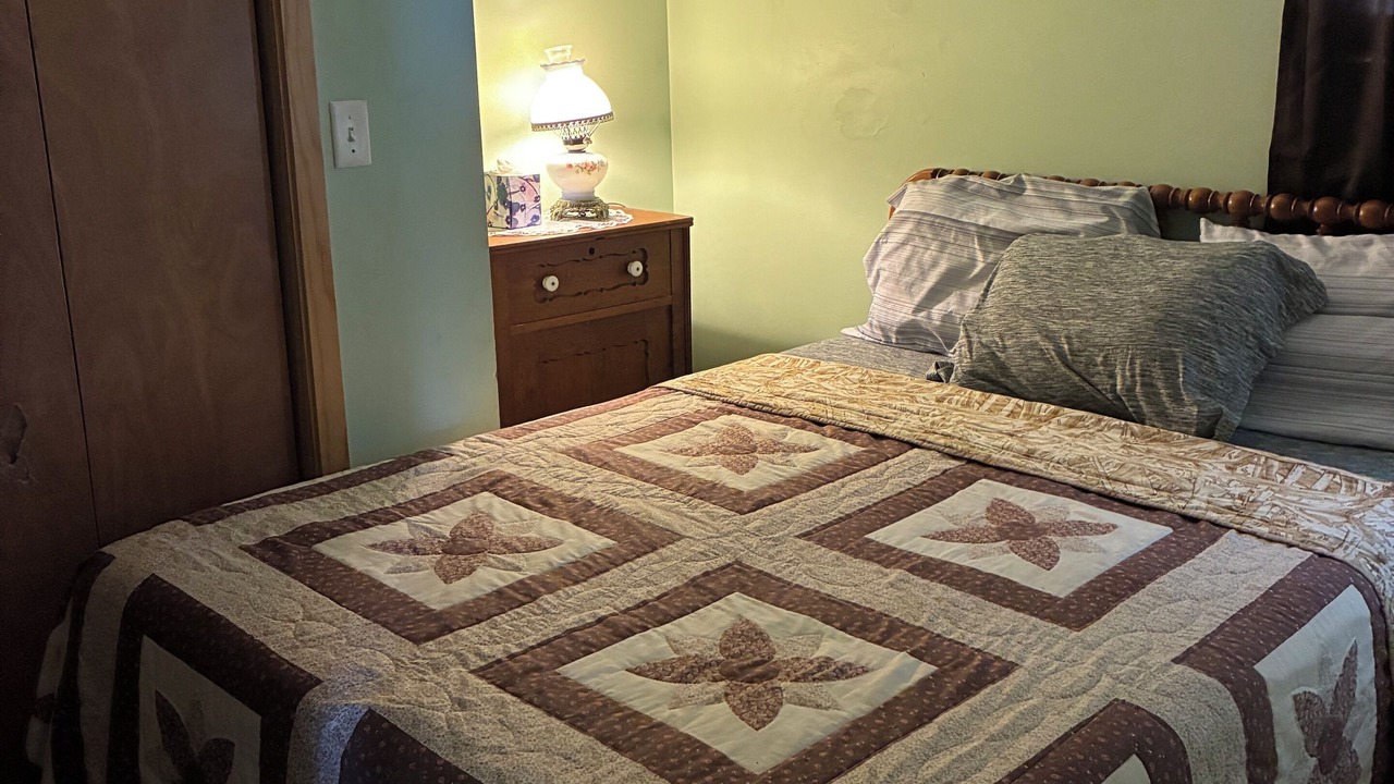 Photo of Bedroom in Ashland