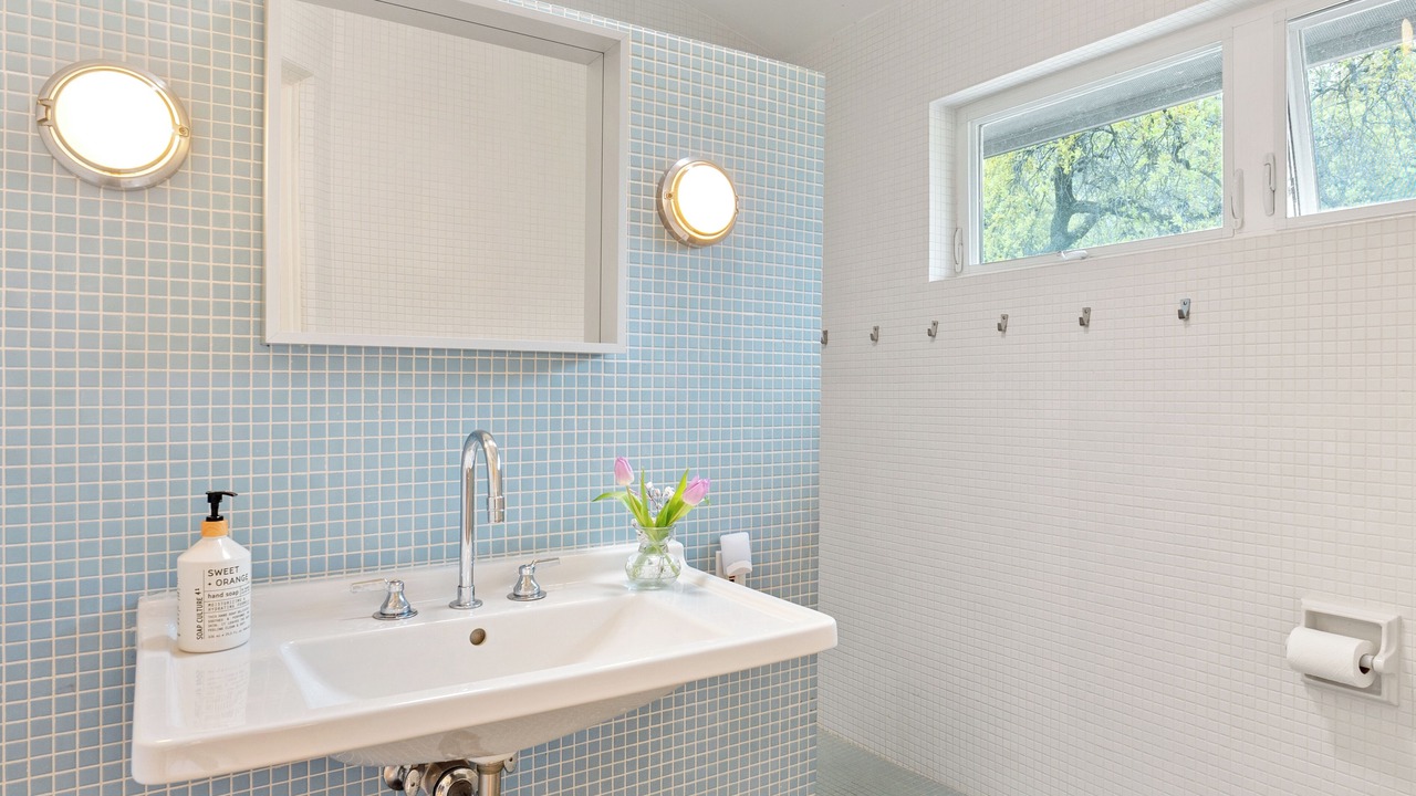 Photo of Bathroom in Kaweah