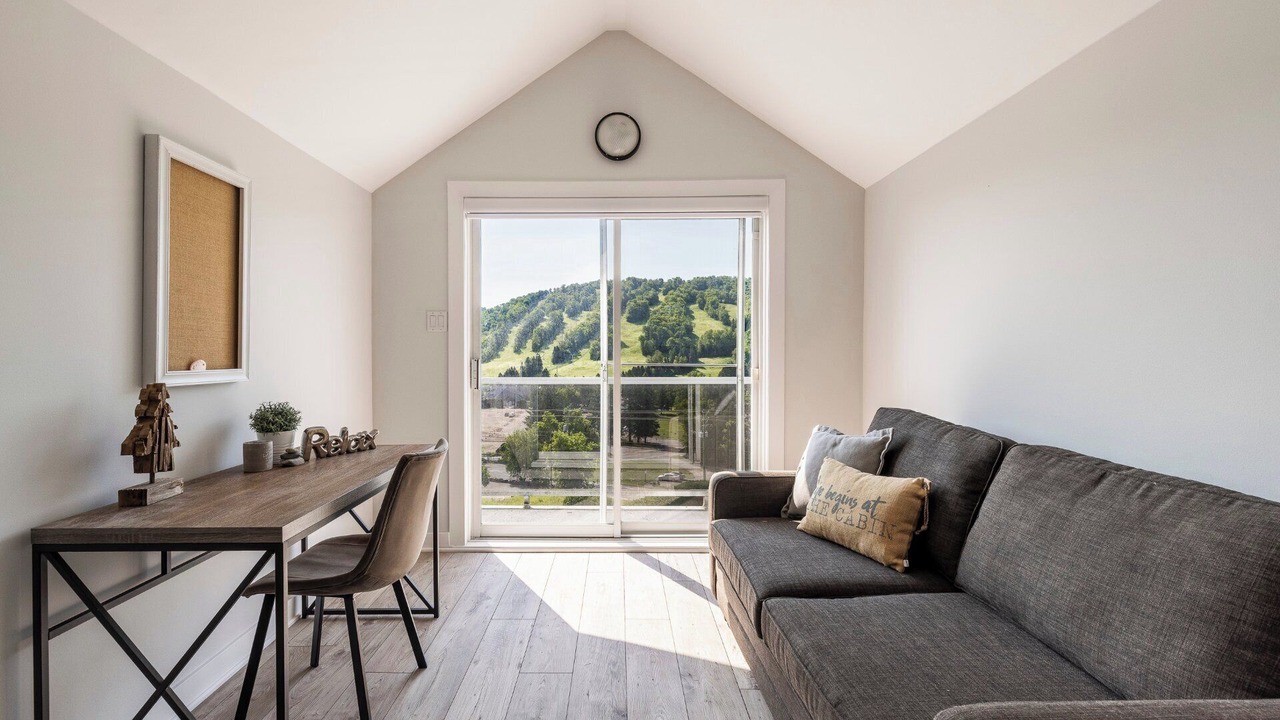 Photo of Livingroom in Saint-Sauveur