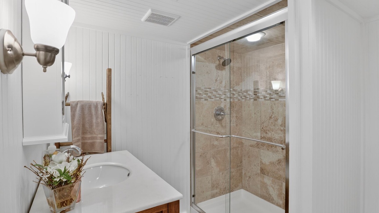 Photo of Bathroom in Tate