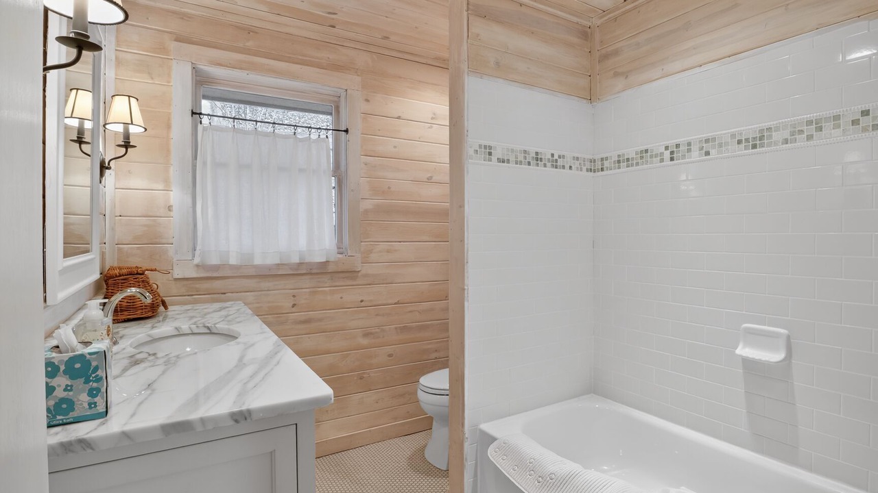 Photo of Bathroom in Tate