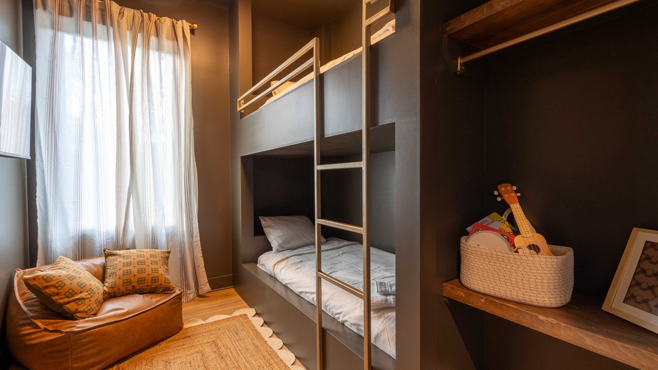 Photo of Bedroom in Historic Edgefield