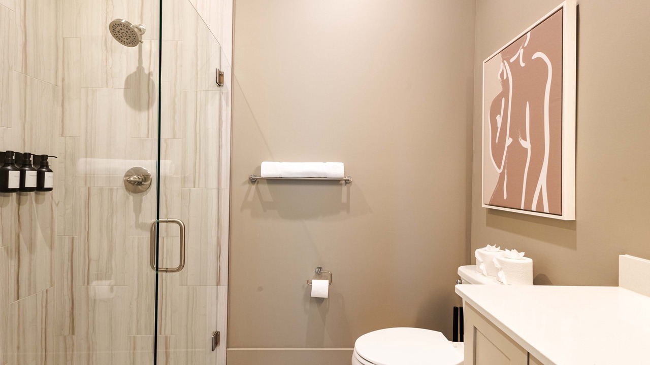 Photo of Bathroom in Historic Edgefield