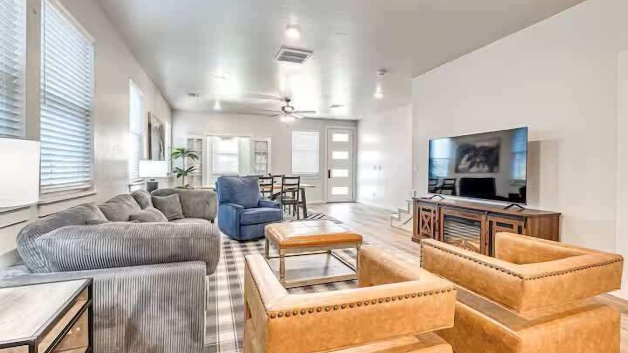 Photo of Livingroom in Central Oklahoma City
