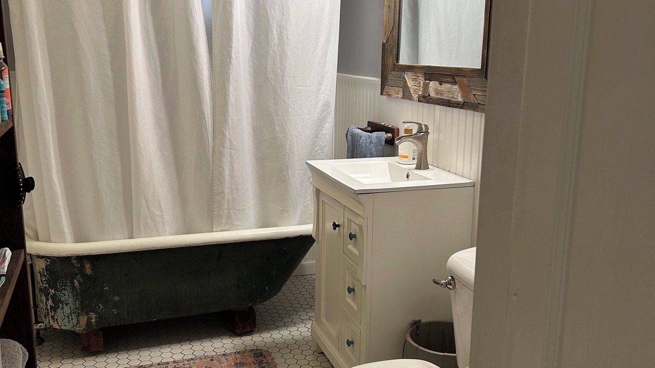Photo of Bathroom in Smithville