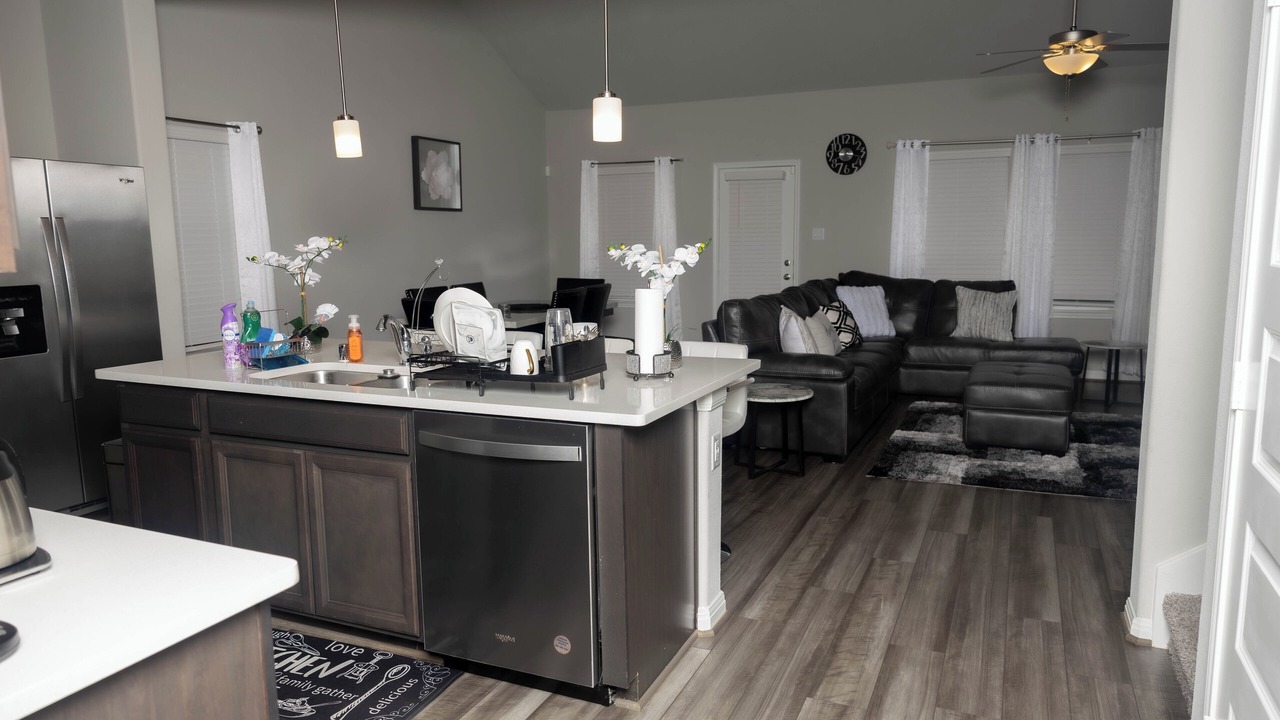 Photo of Livingroom in Pecan Grove