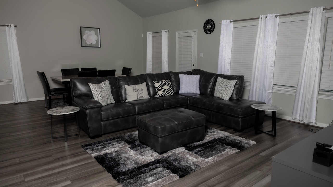 Photo of Livingroom in Pecan Grove