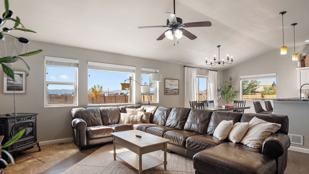 Photo of Livingroom in Pueblo West