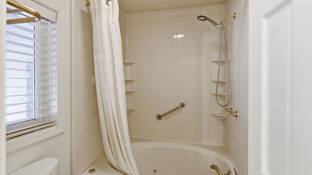Photo of Bathroom in Hattiesburg
