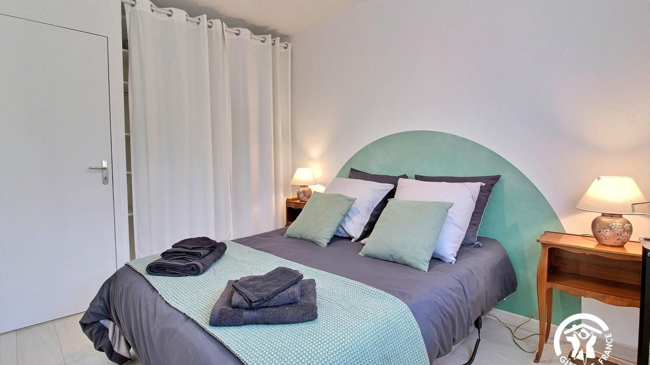 Photo of Bedroom in Peaule