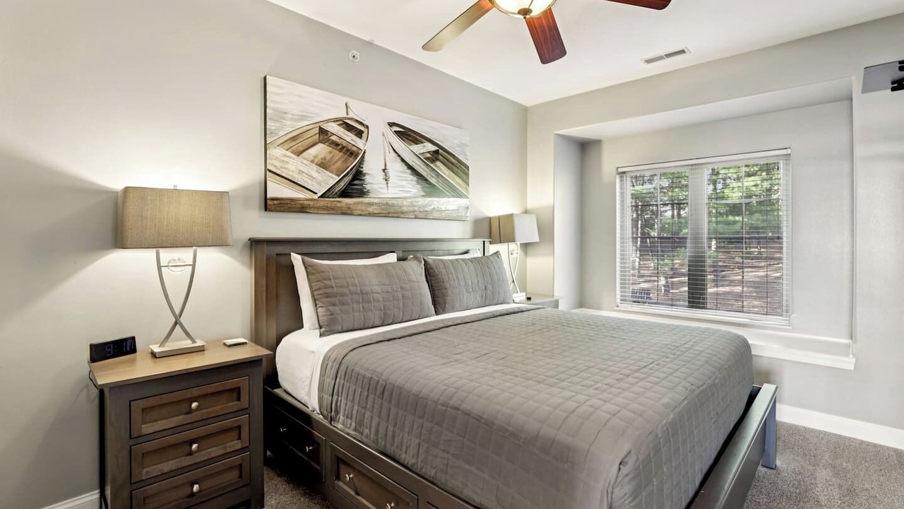 Photo of Bedroom in Lake Delton