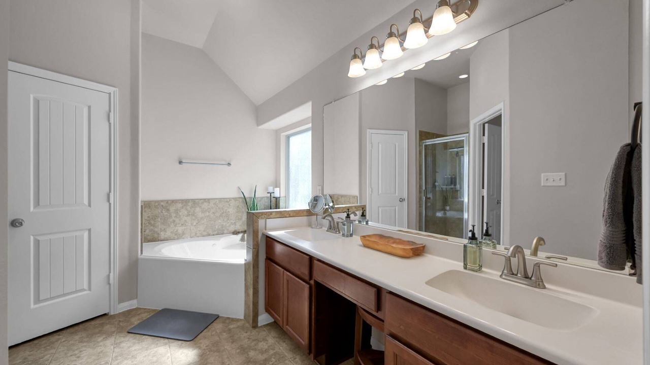 Photo of Bathroom in Walden on Lake Conroe