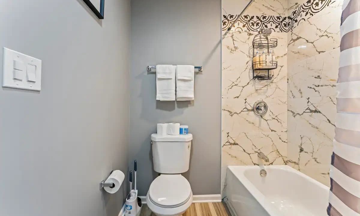 Photo of Bathroom in Gages Lake
