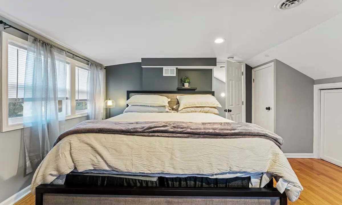Photo of Bedroom in Gages Lake