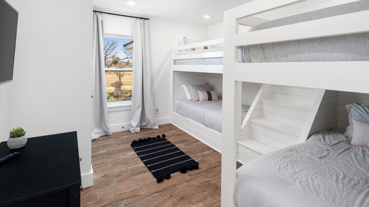 Photo of Bedroom in Graford