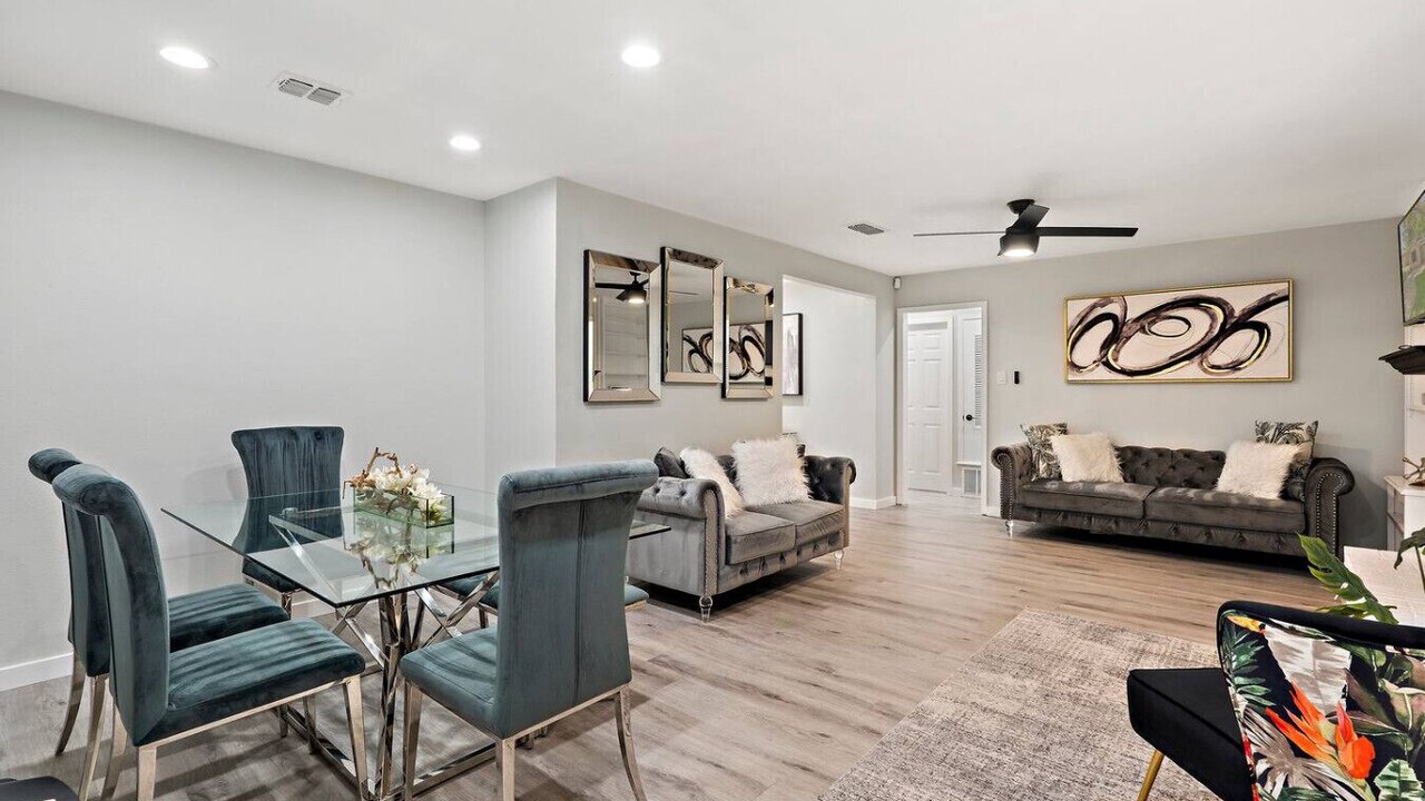 Photo of Livingroom in Parker Lane
