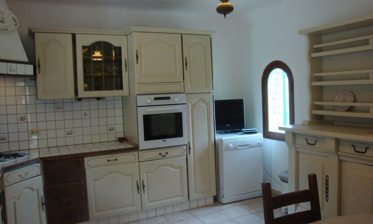 Photo of Kitchen in Saint-Michel-l'Observatoire