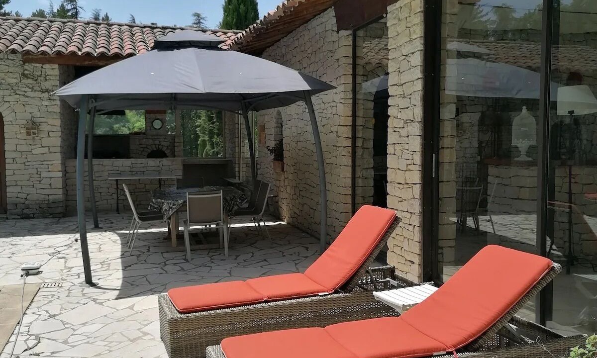 Photo of Outdoor in Saint-Michel-l'Observatoire