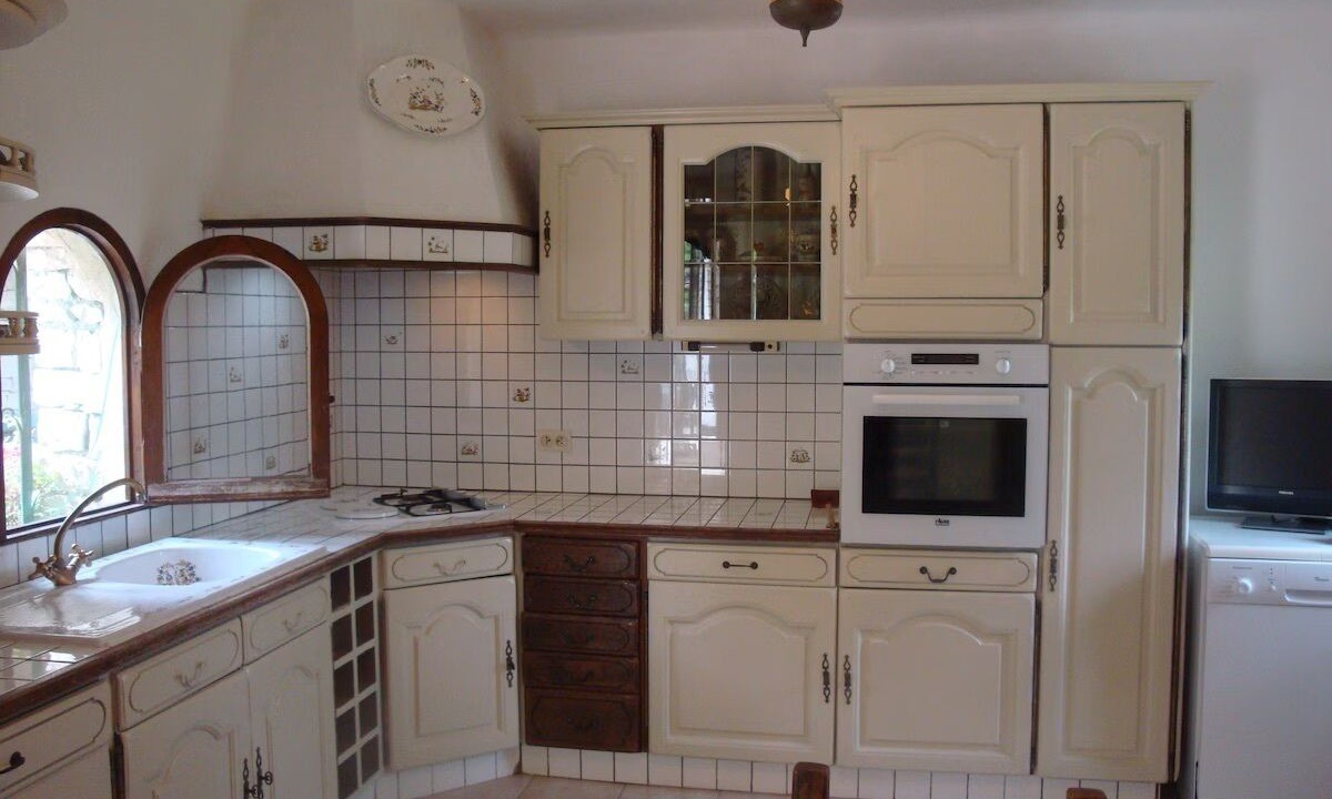 Photo of Kitchen in Saint-Michel-l'Observatoire