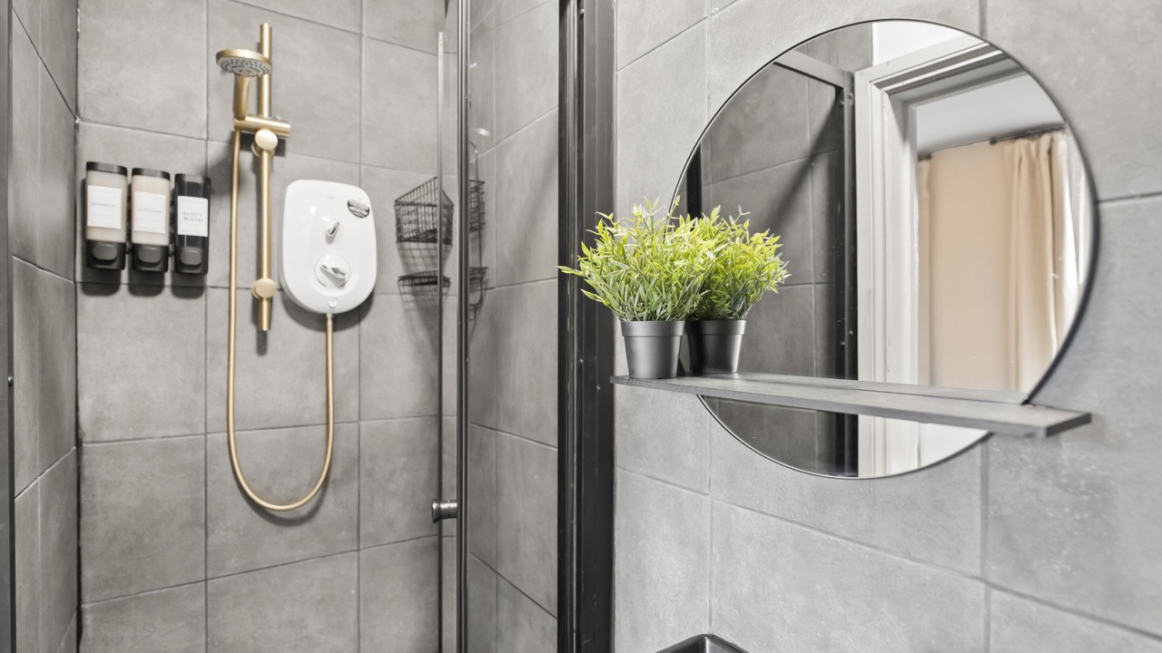 Photo of Others in Shacklewell