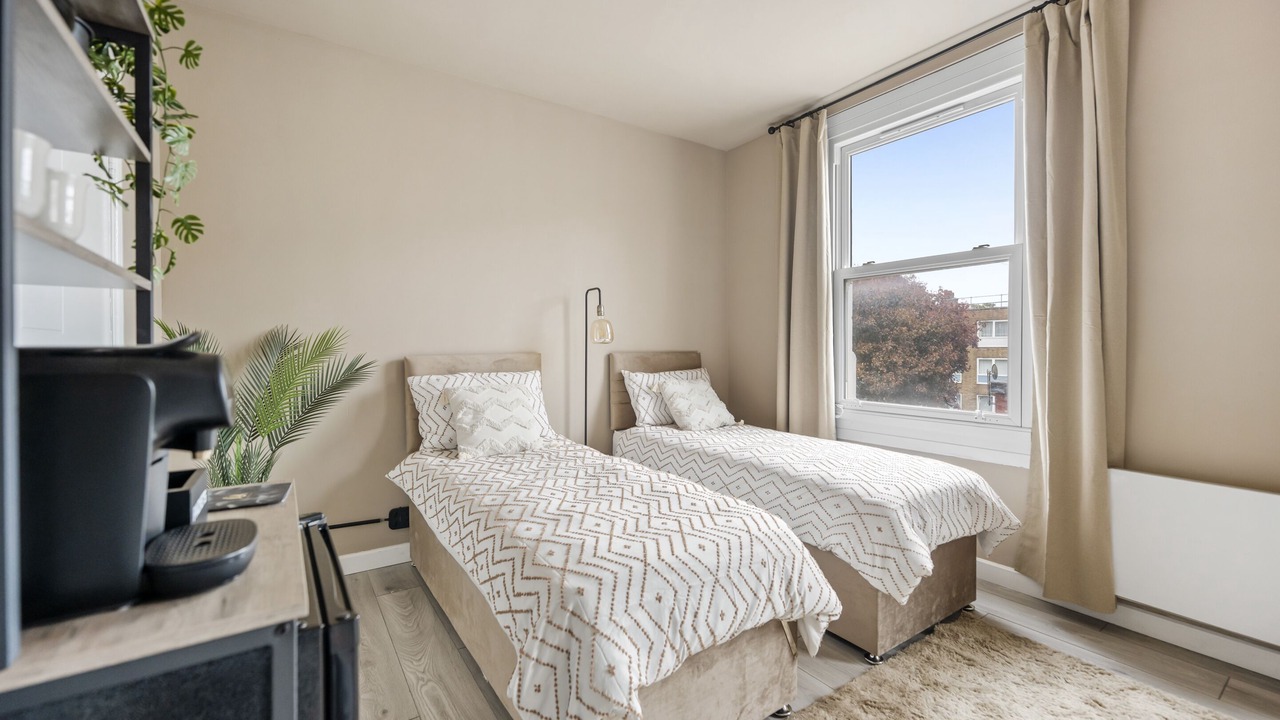 Photo of Others in Shacklewell