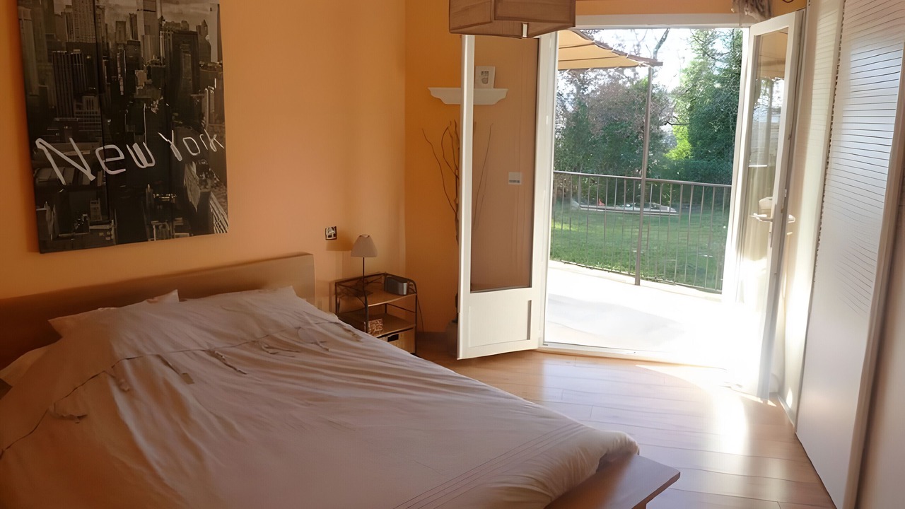 Photo of Bedroom in Laudun