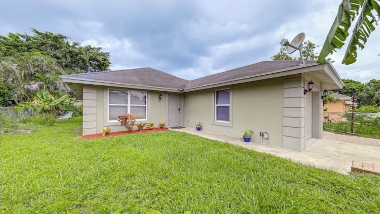 Photo of Outdoor in Lake Worth Corridor