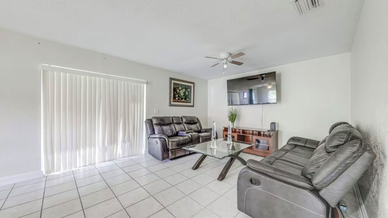 Photo of Livingroom in Lake Worth Corridor