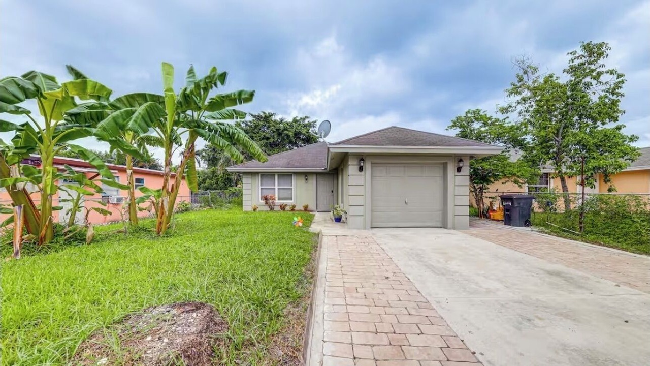 Photo of Outdoor in Lake Worth Corridor