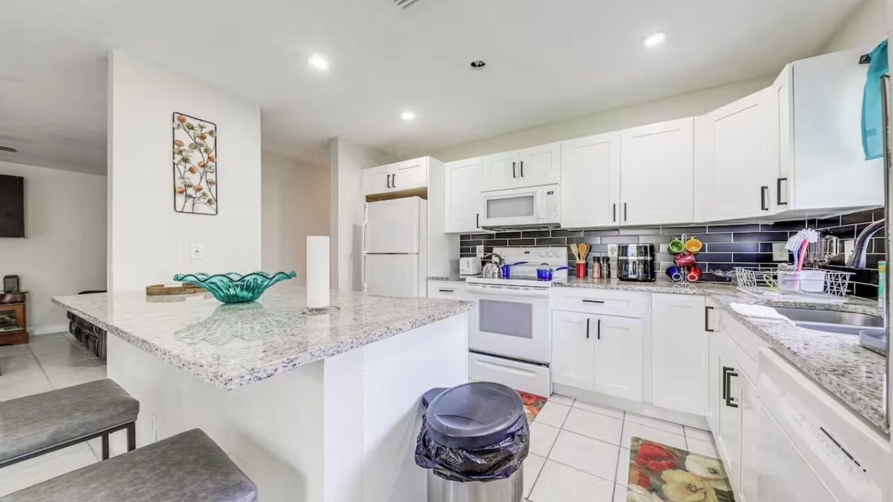 Photo of Kitchen in Lake Worth Corridor