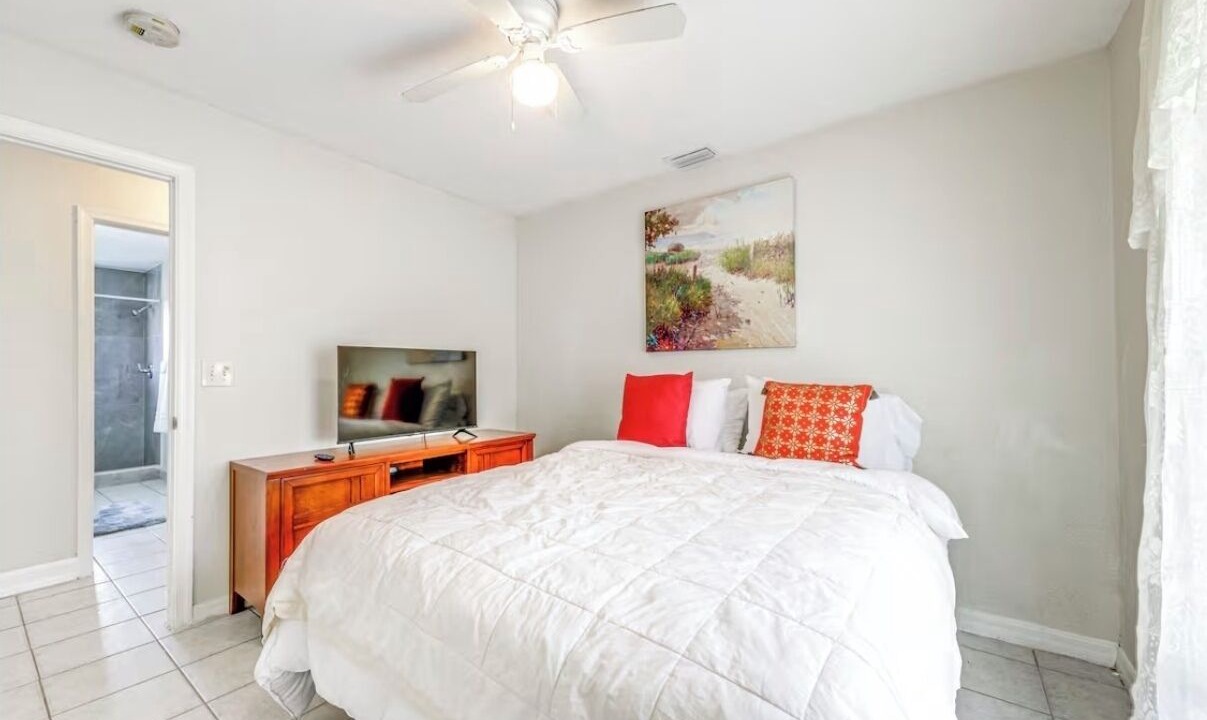 Photo of Bedroom in Lake Worth Corridor
